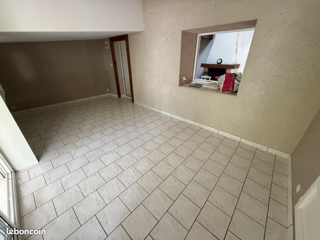 Maison à louer, 130m², Smarves