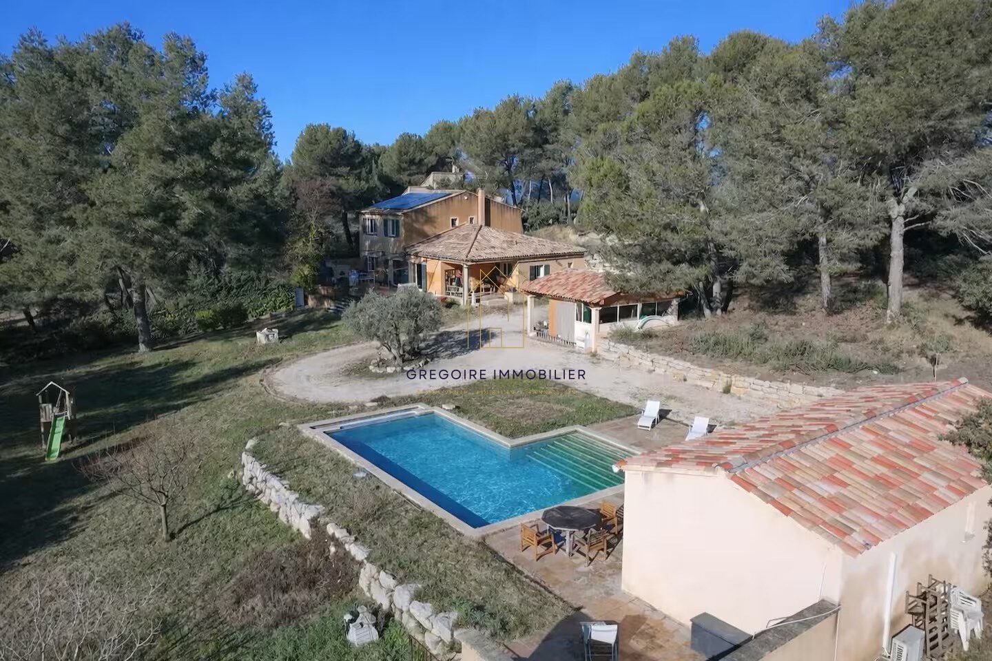 Maison à vendre, 255m², La Bastidonne