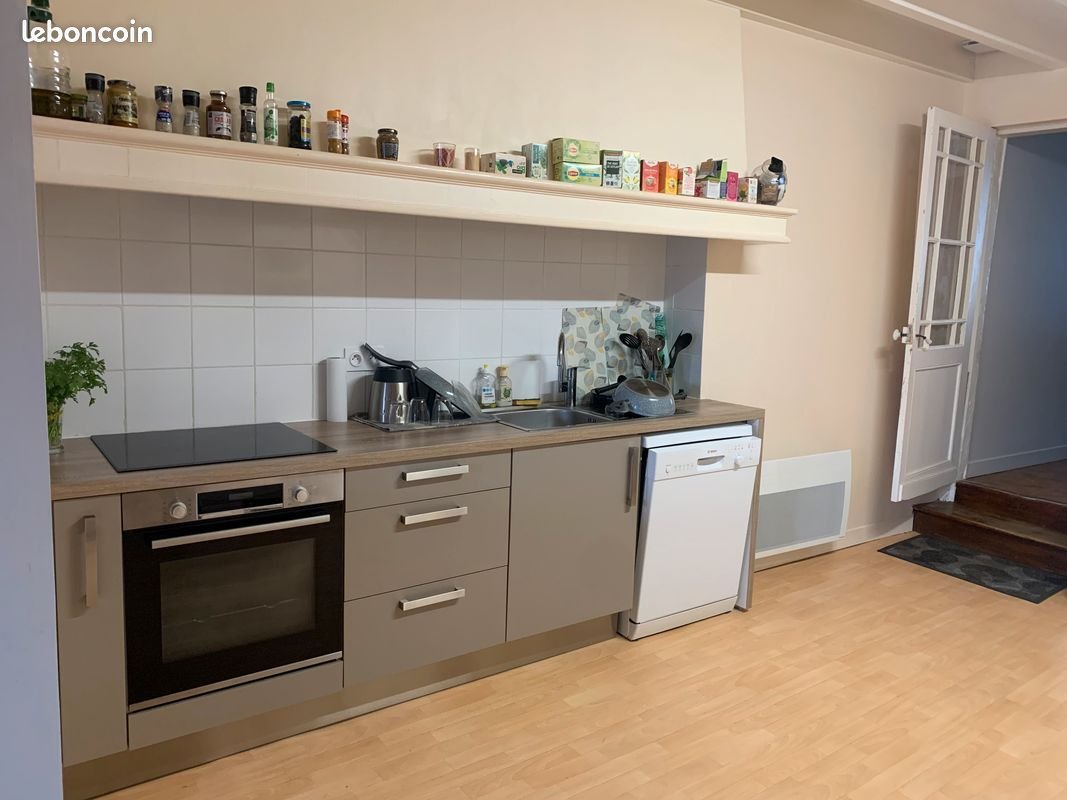 Maison à louer, 151m², Miradoux