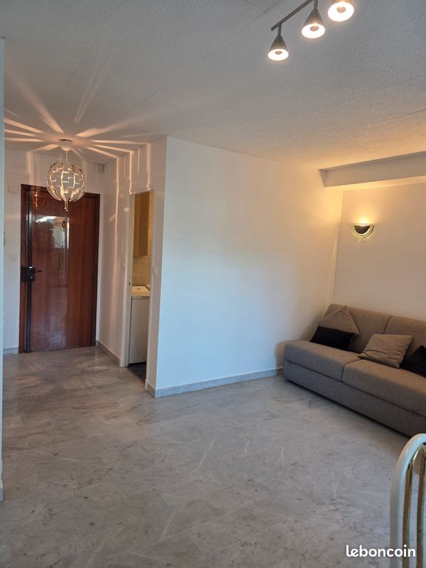 Appartement à louer, 28m², Vallauris