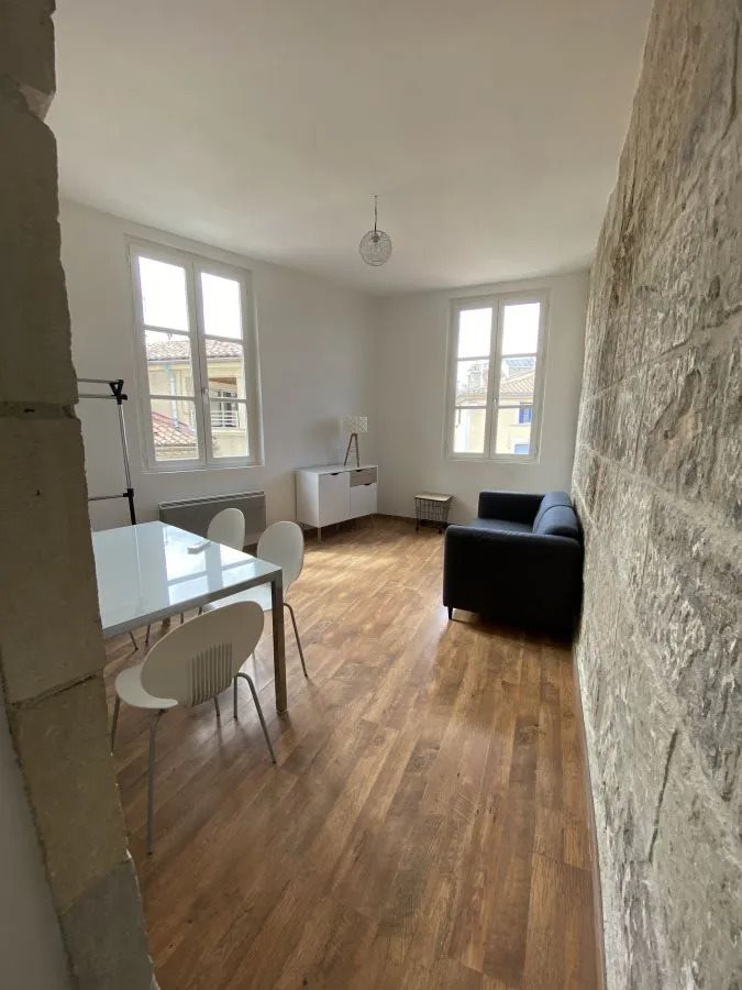 Appartement à louer, 33m², Nîmes