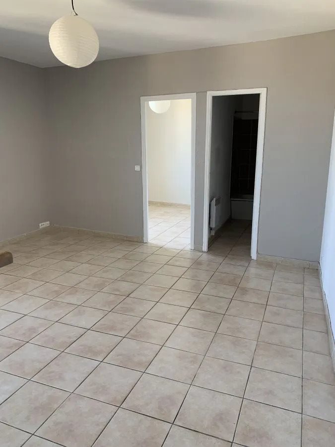 Appartement à louer, 34m², Nîmes
