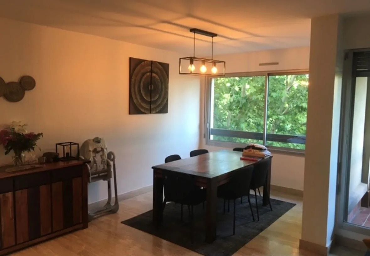 Appartement à louer, 95m², Nîmes