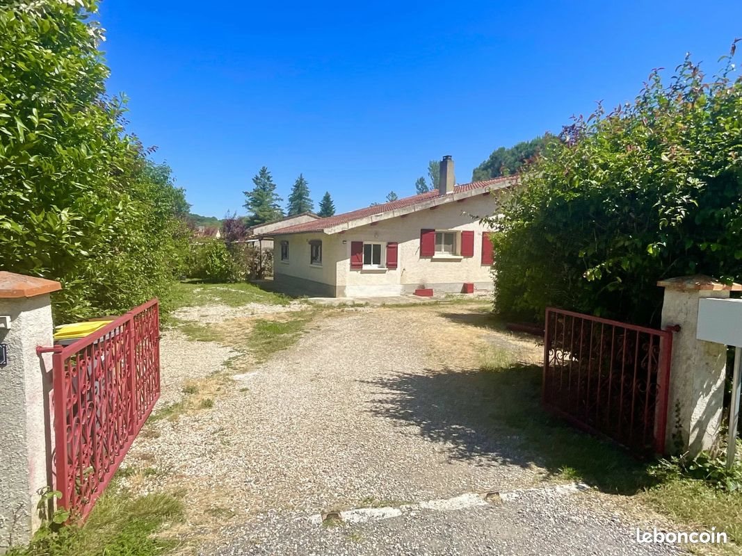 Maison à louer, 145m², Dénat