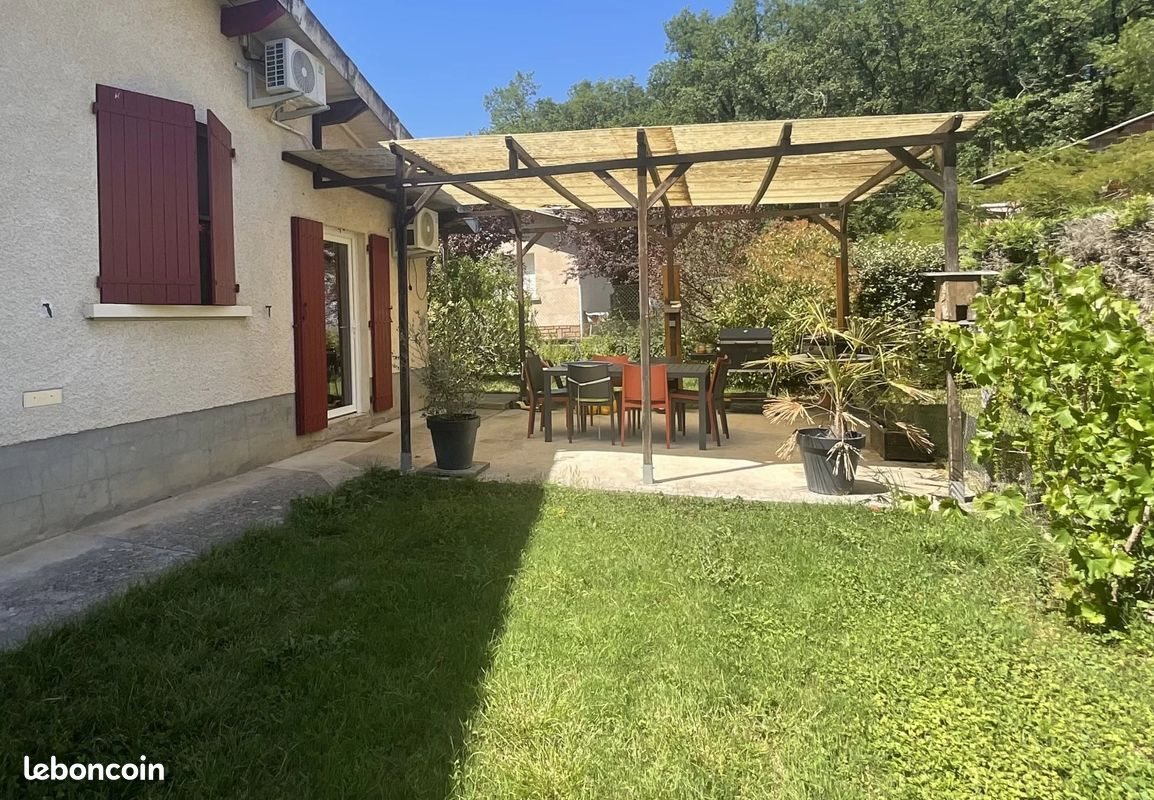 Maison à louer, 145m², Dénat