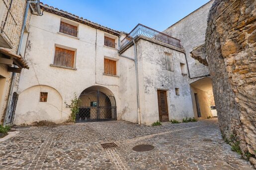 Maison 4 pièces 70 m² · à Vallon-Pont-d'Arc · 70 m² · 83 500 €