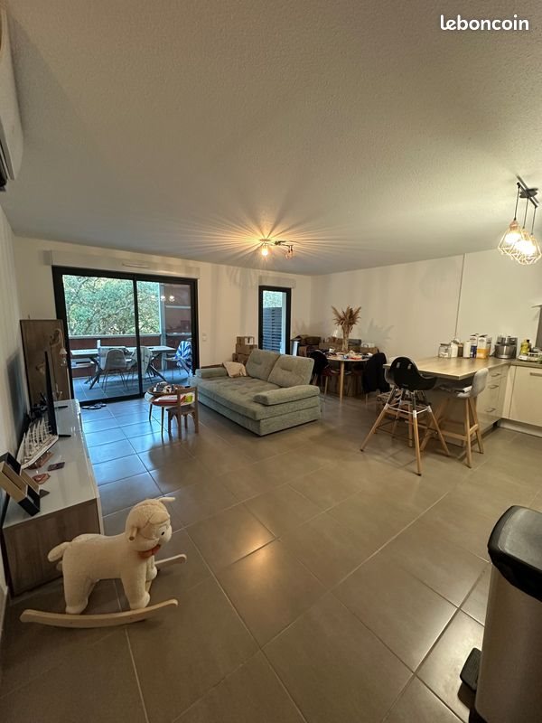 Appartement à louer, 70m², Bastia