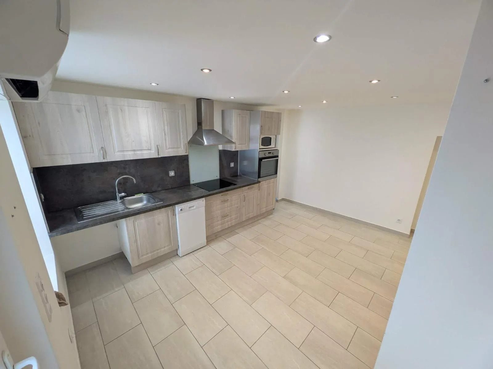 Maison à louer, 34m², Servian