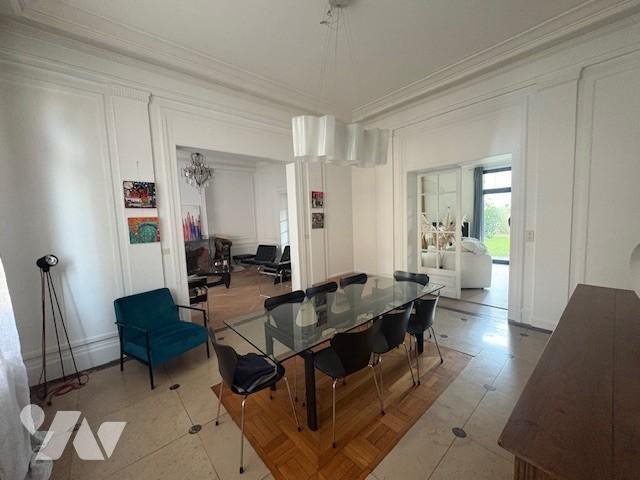 Maison à vendre, 326m², Saint-Quentin