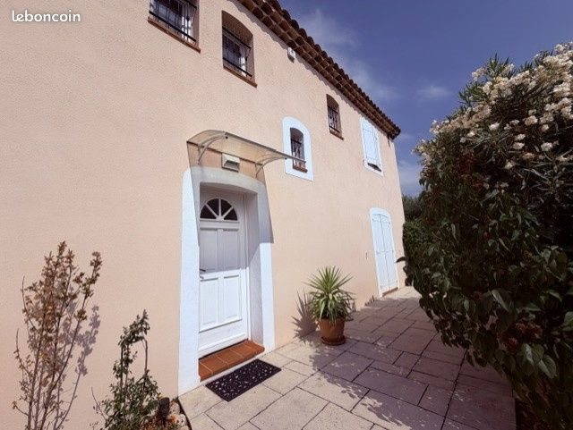 Maison à louer, 115m², Aubagne