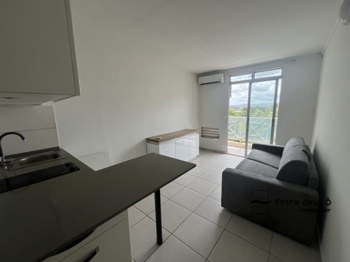 Appartement à louer, 19m², Fort-de-France