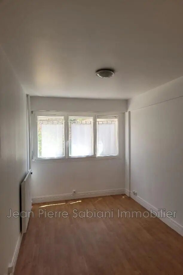 Appartement à louer, 19m², Paris 20ème