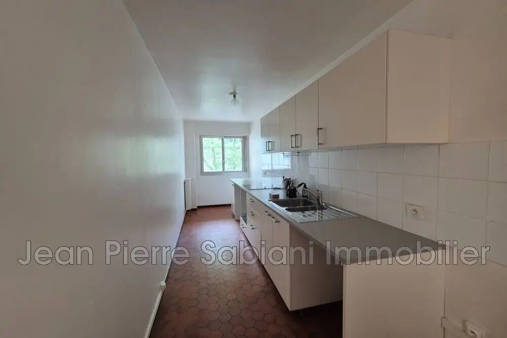 Appartement à louer, 77m², Paris 20ème