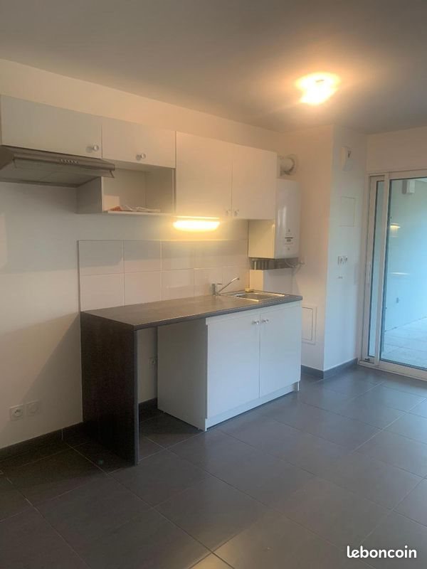Appartement à louer, 42m², Sathonay-Camp