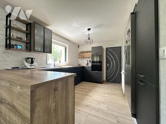 Maison à vendre, 117m², Guipel