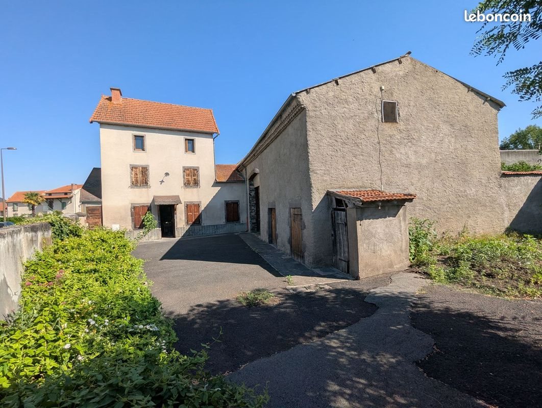 Maison à vendre, 95m², Sardon