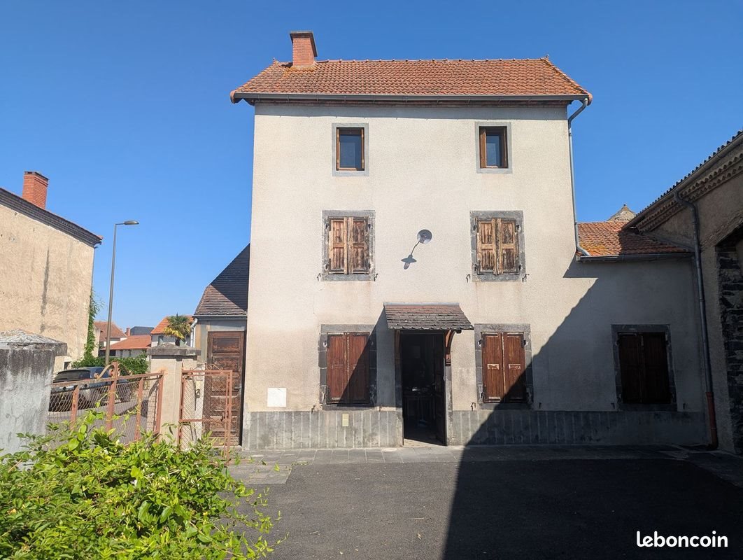 Maison à vendre, 95m², Sardon