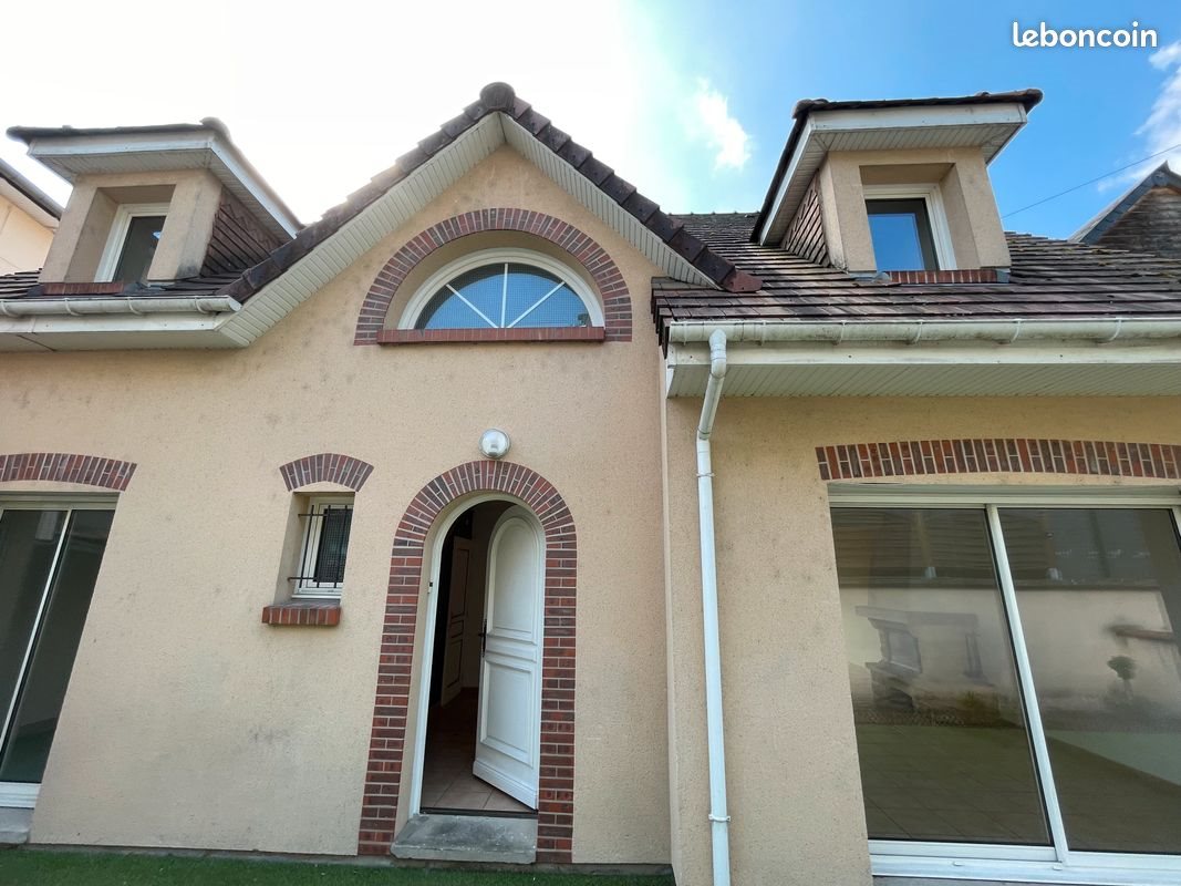 Maison à louer, 135m², Barentin