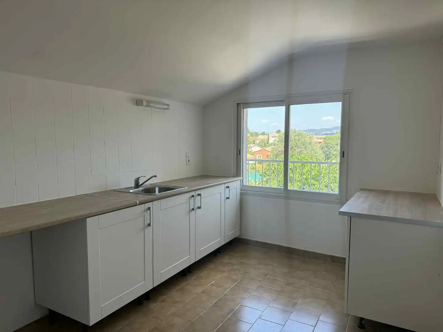 Appartement à louer, 60m², Sainte-Cécile-les-Vignes