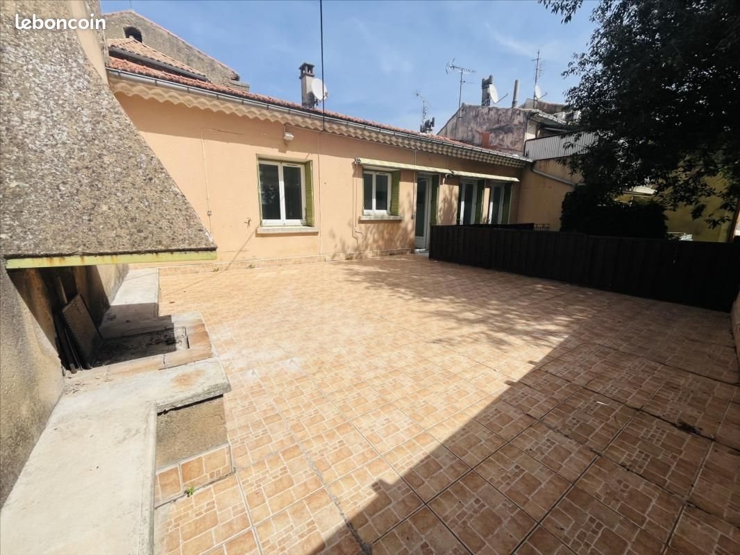 Appartement à louer, 95m², Camaret-sur-Aigues