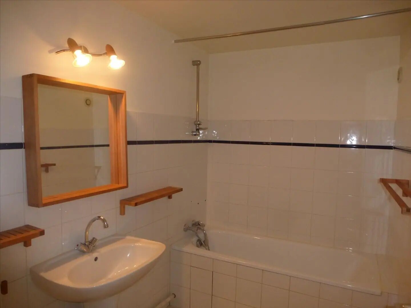 Appartement à louer, 76m², La Baume-de-Transit