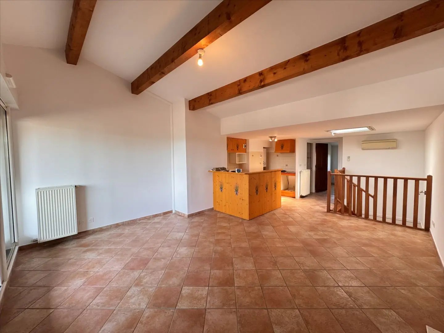 Appartement à louer, 72m², Sainte-Cécile-les-Vignes