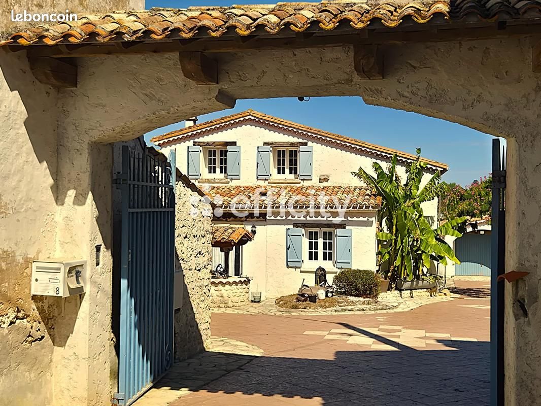 Maison à vendre, 162m², Saint-Romain-de-Benet
