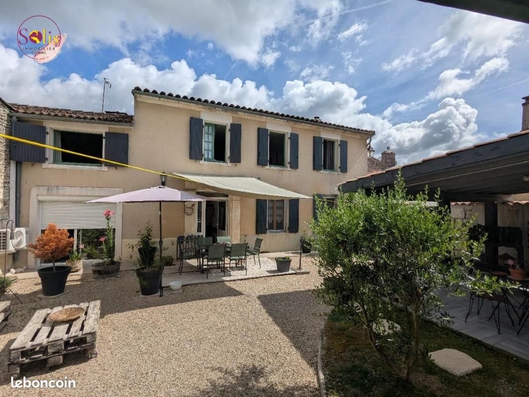 Maison à vendre, 170m², Salignac-sur-Charente