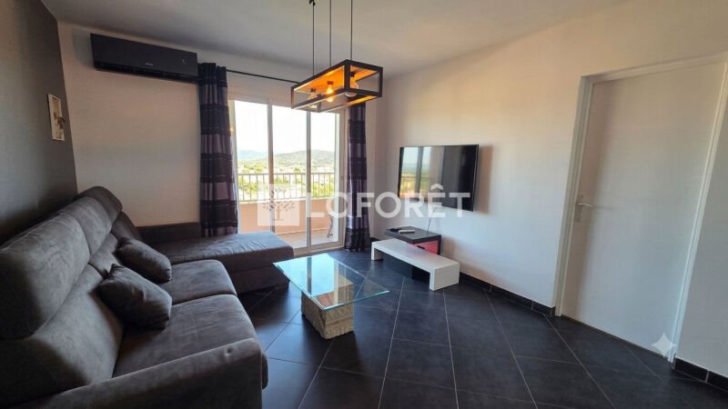 Appartement à louer, 42m², Cuers