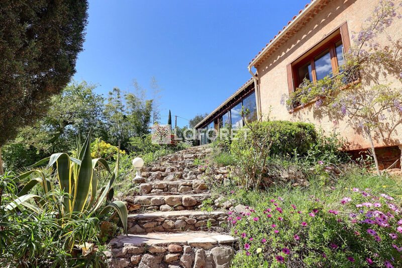 Maison à louer, 185m², Cuers