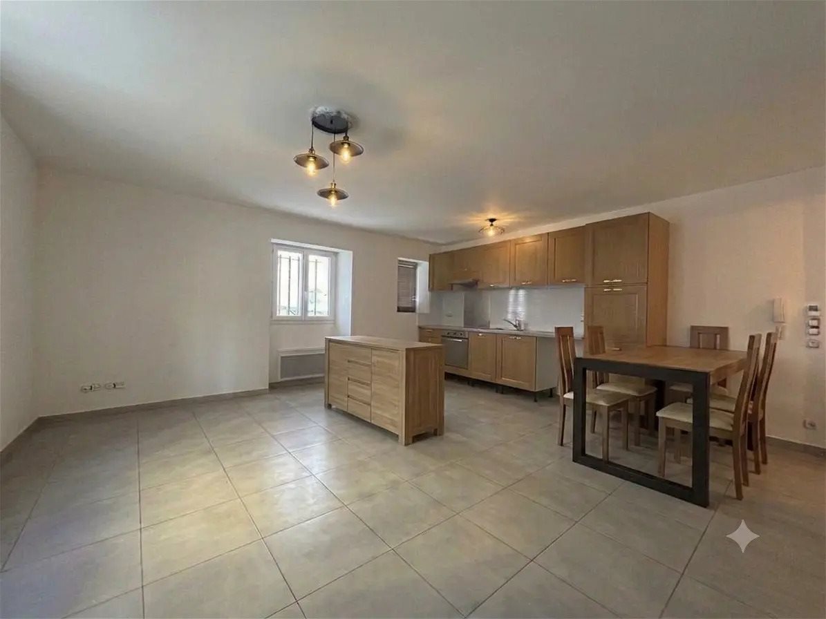 Appartement à louer, 45m², Cuers