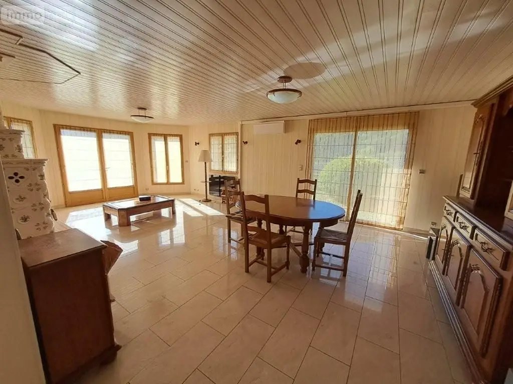 Maison à vendre, 93m², Chalinargues