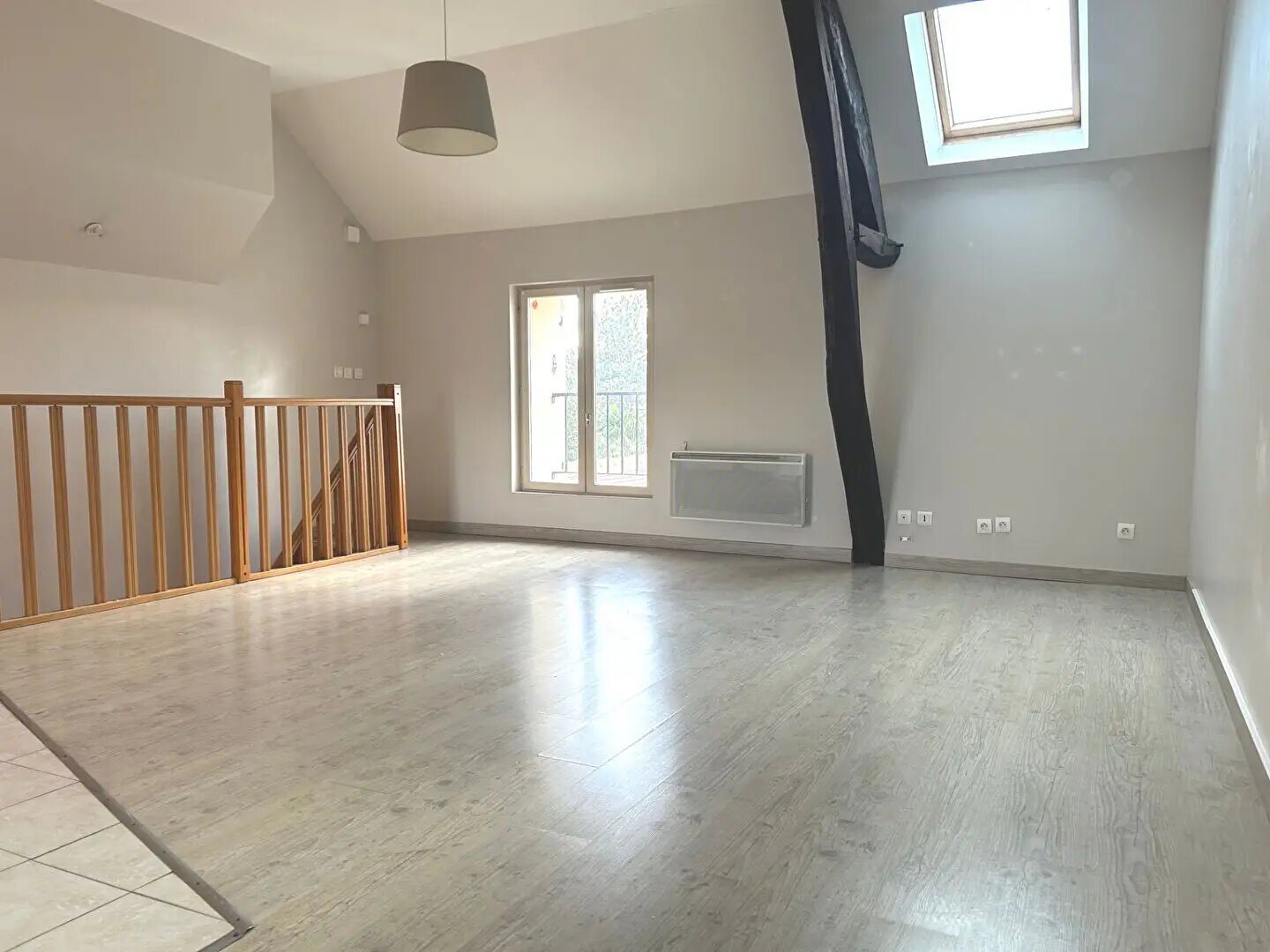 Appartement à louer, 69m², Cerny