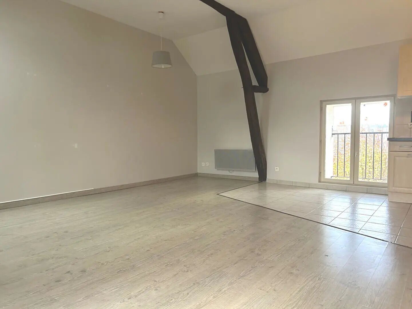 Appartement à louer, 69m², Cerny