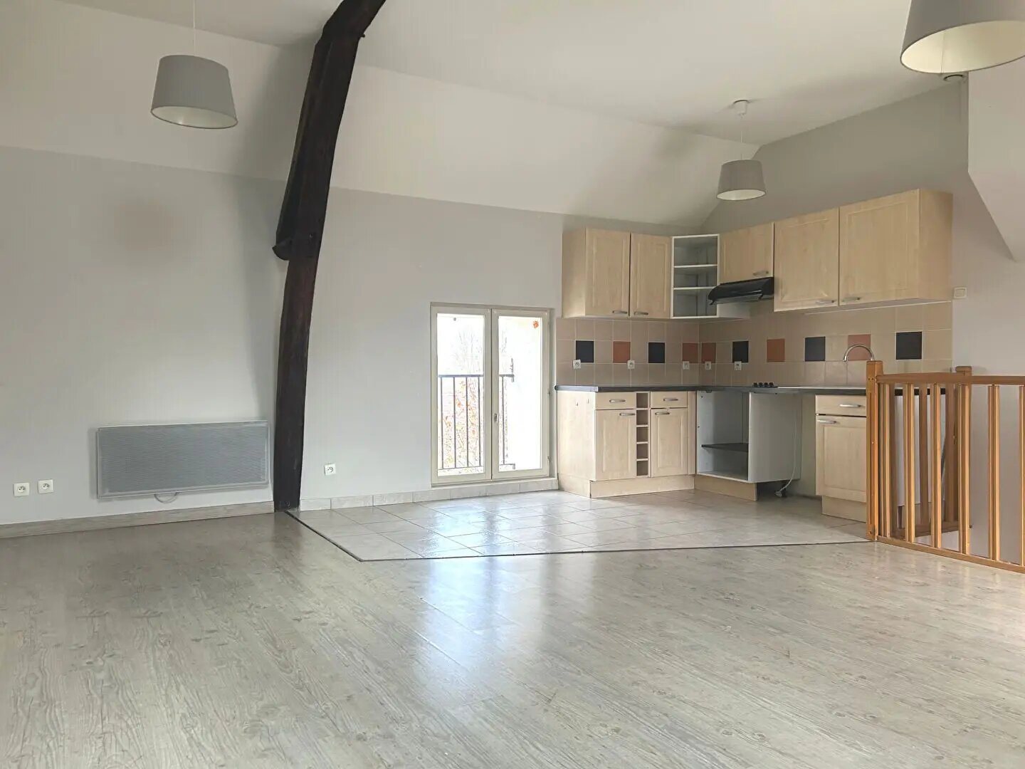 Appartement à louer, 69m², Cerny