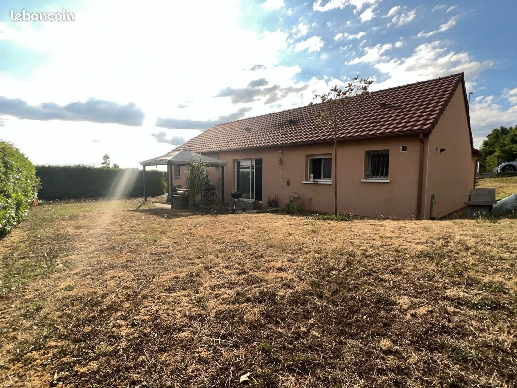 Maison à louer, 130m², Saint-Yorre