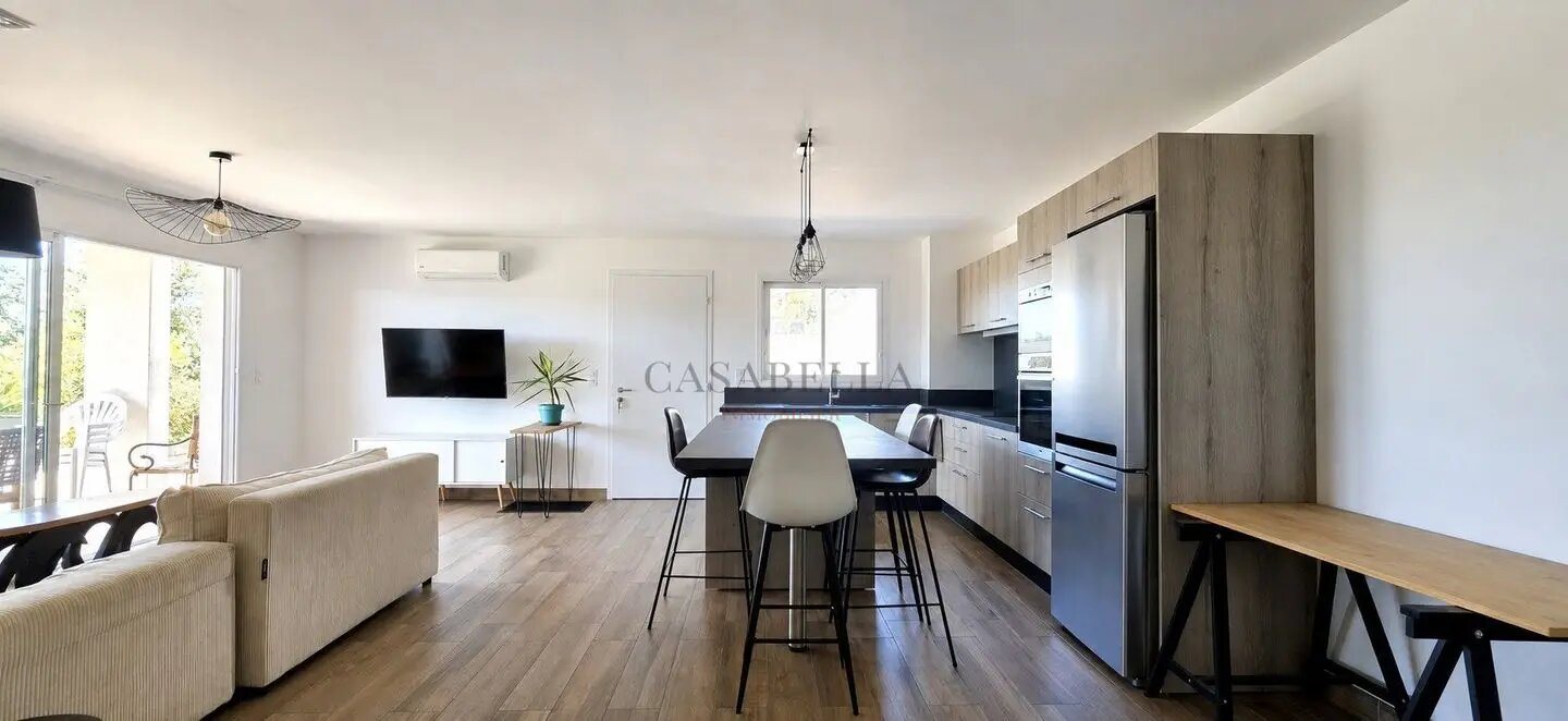 Appartement à vendre, 82m², Alata