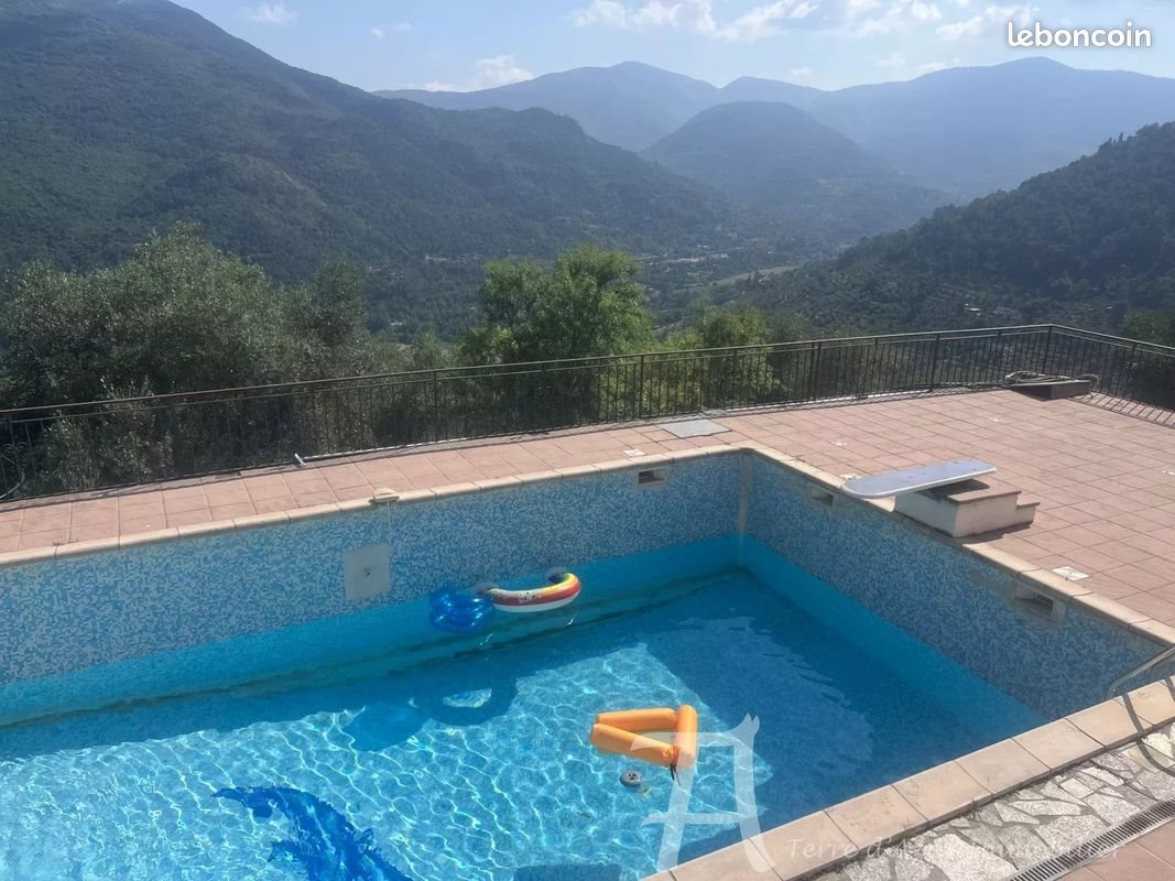 Maison à vendre, 265m², Sospel