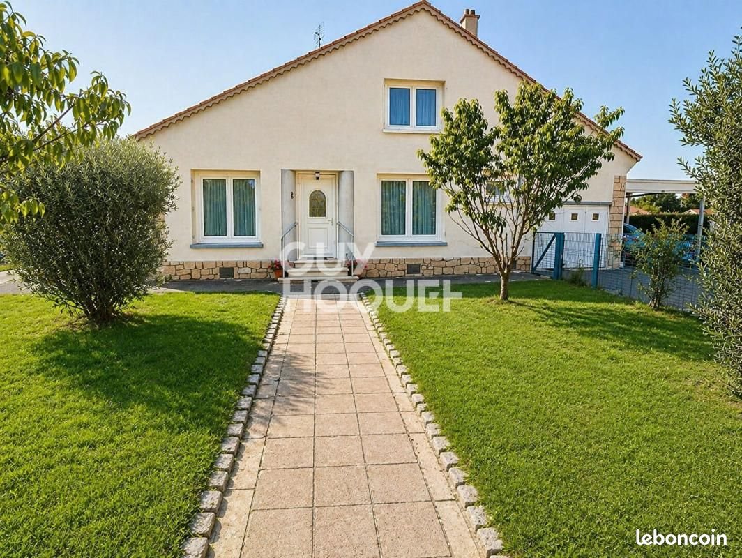 Maison à vendre, 136m², Savigneux