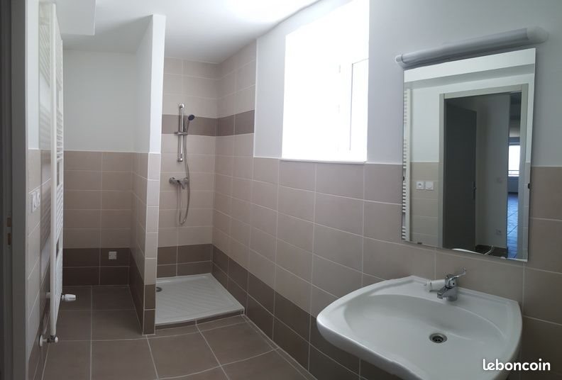 Appartement à louer, 75m², Eclassan