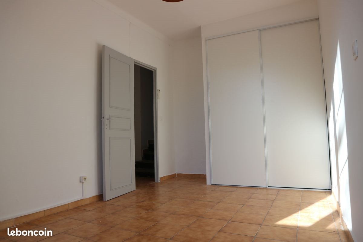 Appartement à louer, 68m², Nîmes