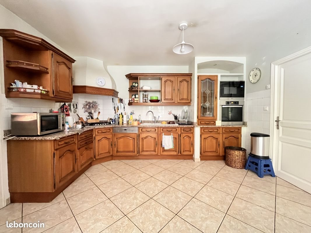 Maison à vendre, 250m², Pélissanne
