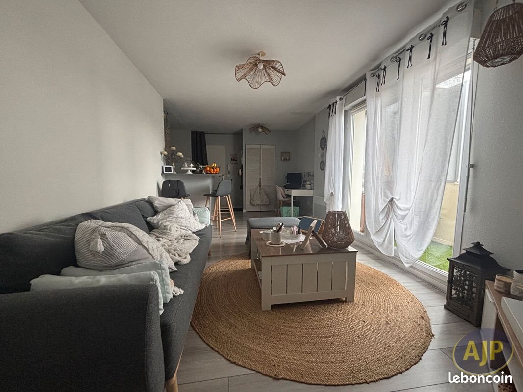 Appartement à louer, 61m², Libourne