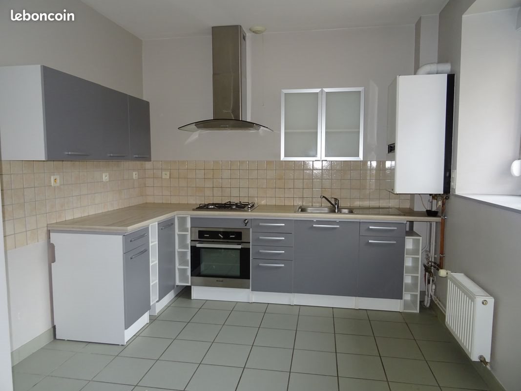 Appartement à louer, 63m², Ay