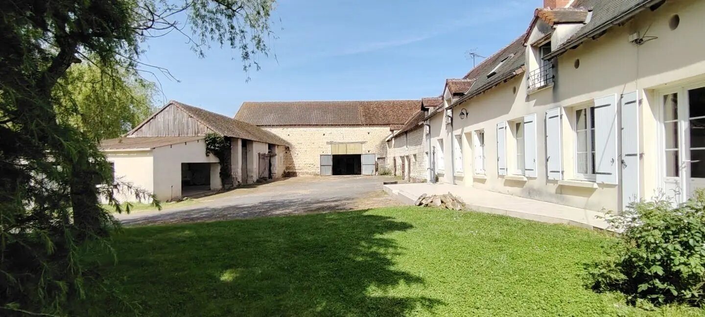 Maison à vendre, 210m², Dangé-Saint-Romain