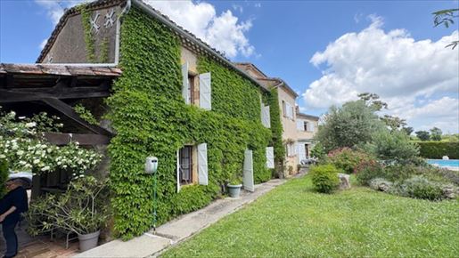 Maison 8 pièces 227 m² · à Gaillac · 227 m² · 395 000 €