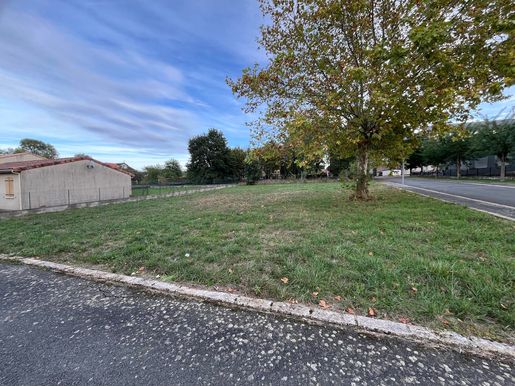 Terrain 712 m² · à Valence-d'Albigeois · 43 000 €
