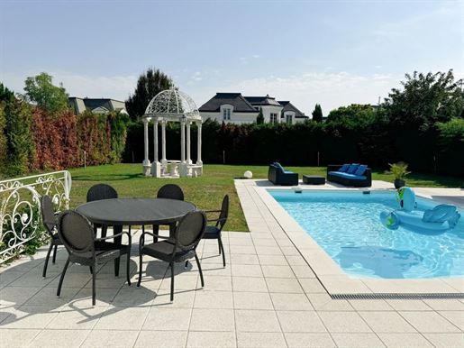 Advert pic 0