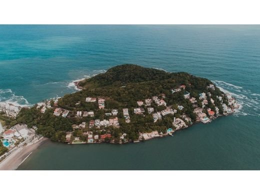 11 bedroom luxury mansion for sale in Guarujá, Brazil
