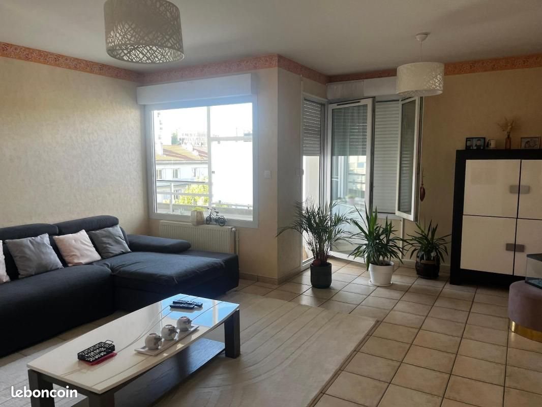 Appartement à louer, 73m², Saint-Étienne